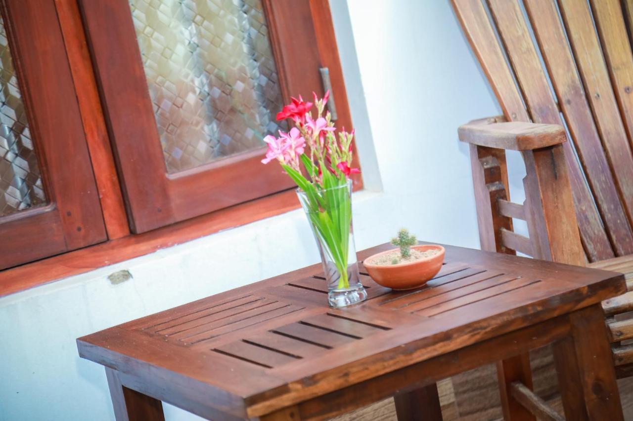 Hasaranga Holiday House Hikkaduwa Exterior photo