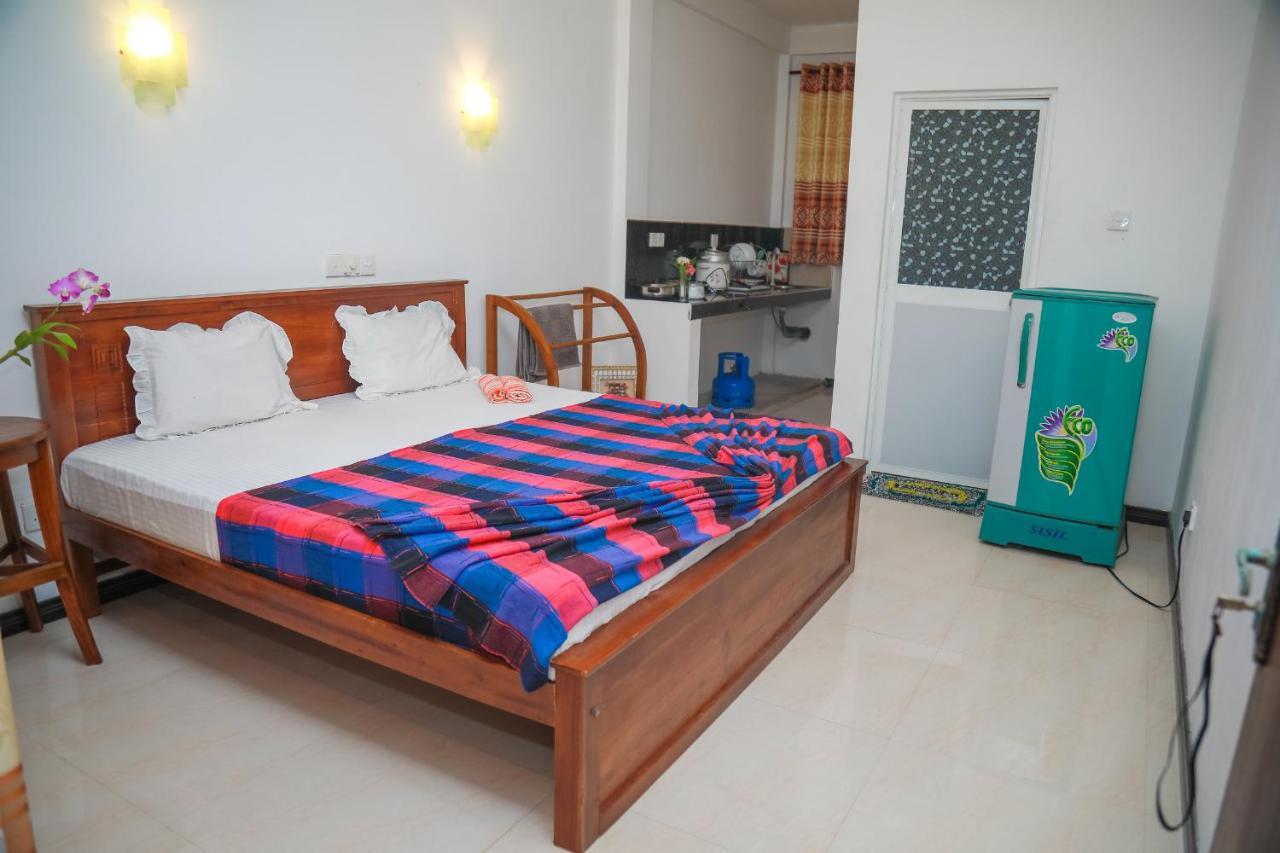 Hasaranga Holiday House Hikkaduwa Exterior photo