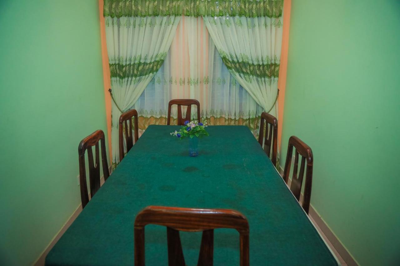 Hasaranga Holiday House Hikkaduwa Exterior photo